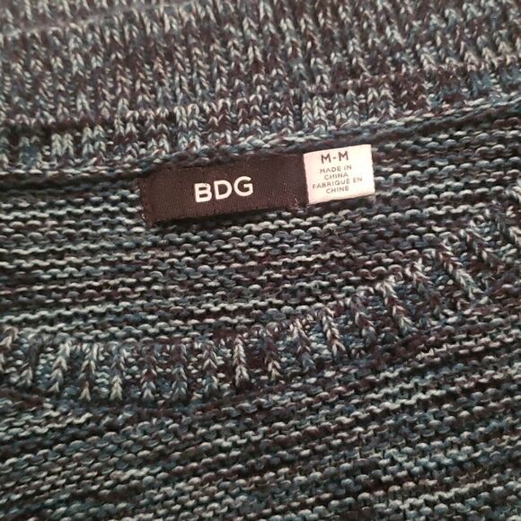 BDG Urban Outfitters Oversized sweater. Like new‼️ - Picture 5 of 6